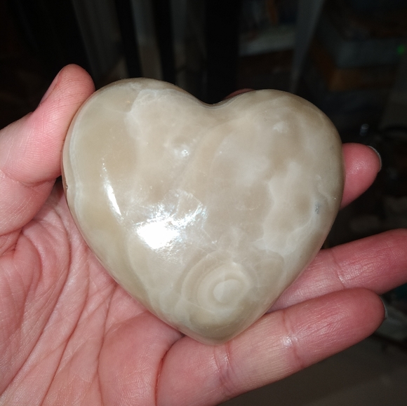 🌼 Huge White Onyx Heart 🌼 - Picture 1 of 5